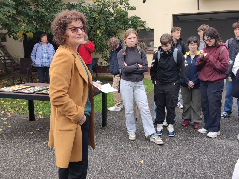 Bild 1: Frau Messner (Partl) erzählt von ihrer Familie